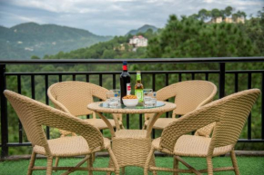 3 BHK Serviced Apartment Kasauli I Open Air Lawn & Roof top I Bonfire I Nature Walk I Memorable I By Exotic Stays
